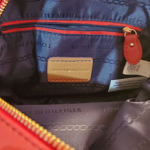 Tommy Hilfiger Red Crossbody Purse - Picture 3 of 4